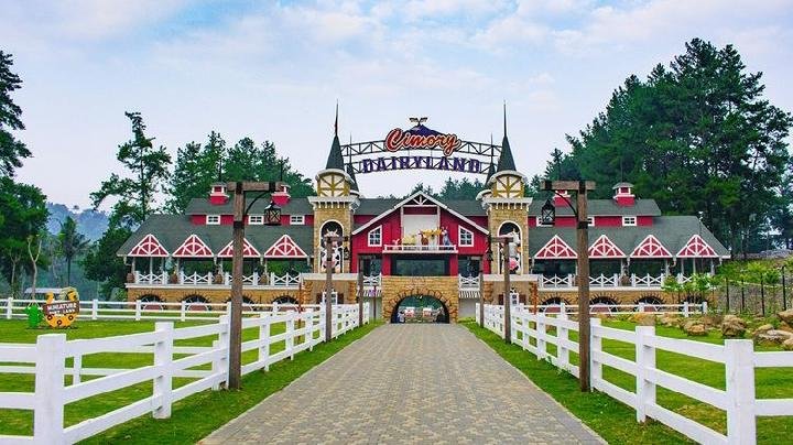 Dairtyland Riverside (phot:ist)