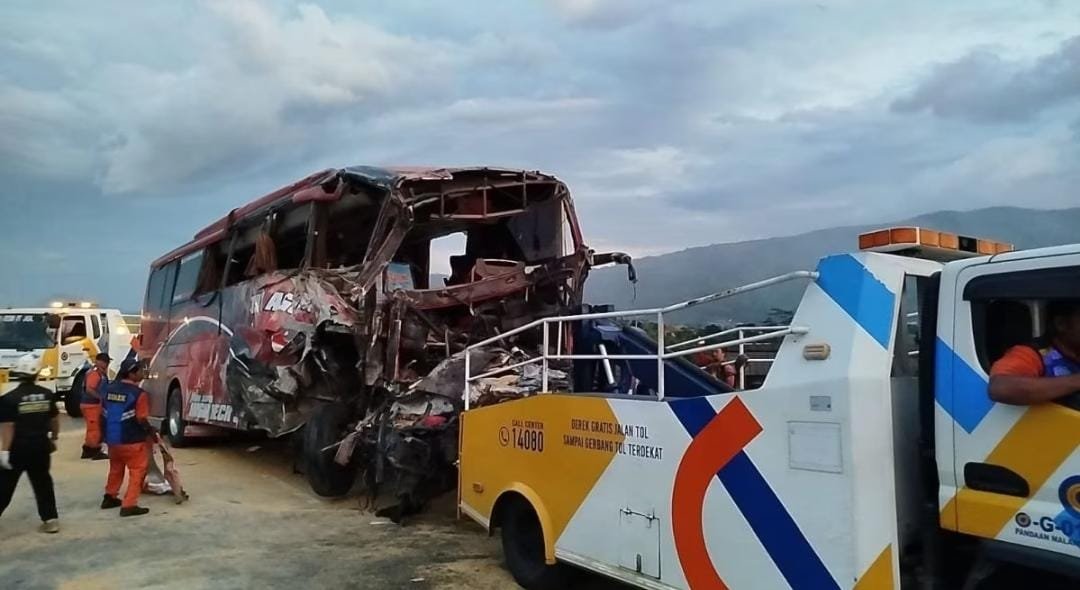 Kecelakaan Maut Bus Rombongan Santri Darul Quran Mulia Gunung Sindur, Bogor, Senin (23/12/2024)
