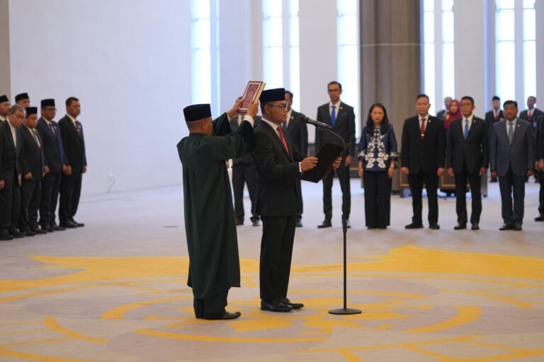 Ricky Perdana Gozali dilantik sebagai Deputi Gubernur BI usai mengucapkan sumpah jabatan di hadapan Ketua Mahkamah Agung, Prof. Dr. Sunarto, S.H., M.H., Senin (11/8/2025).
