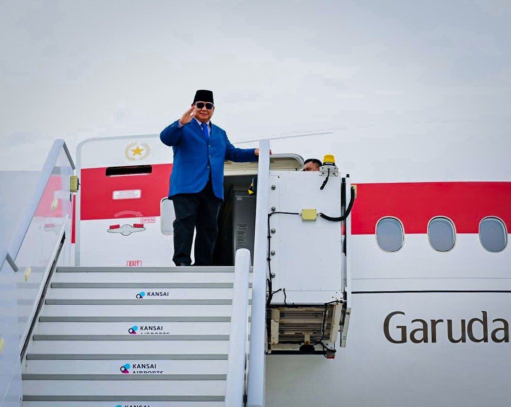 Presiden Republik Indonesia, Prabowo Subianto, bertolak dari Osaka, Jepang menuju New York, Amerika Serikat, pada Sabtu, 20 September 2025. (Foto: BPMI Setpres)