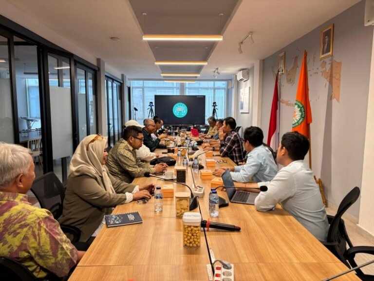 Pertemuan GAPKI dan PWI Pusat di kantor GAPKI, Jakarta. Foto: ist