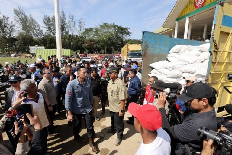 Menteri Koordinator Bidang Infrastruktur dan Pembangunan Kewilayahan, Agus Harimurti Yudhoyono saat mengunjungi Aceh Tamiang. Foto: ist