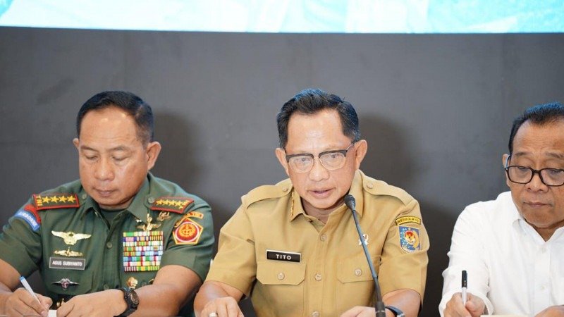 Mendagri Muhammad Tito Karnavian saat Konferensi Pers Pemulihan dan Rencana Strategis Pascabencana Sumatra. Foto: Dok. Istimewa