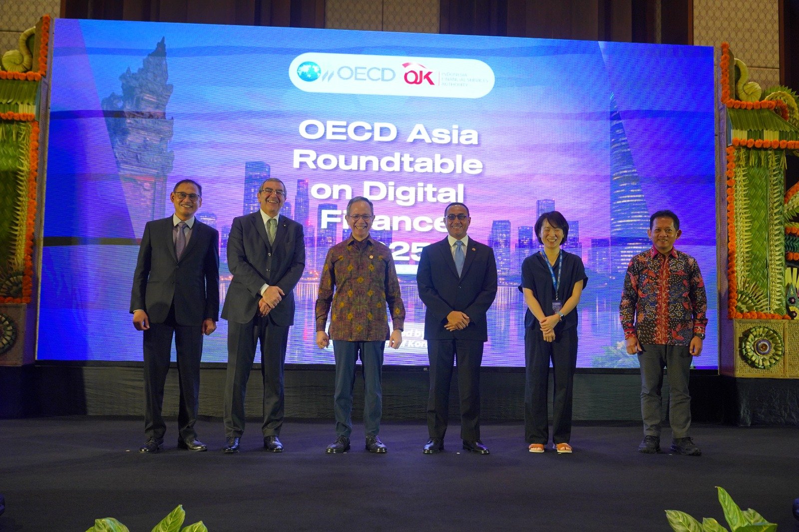 OJK dan OECD Sepakat Kembangkan Transformasi Keuangan Digital Bertanggung Jawab, Gelar Asia Roundtable on Digital Finance 2025. Foto: ojk.go.id
