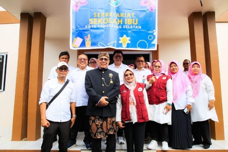 Pemerintah Kota Tangerang Selatan bersama Gabungan Organisasi Wanita (GOW) resmi meluncurkan Sekolah Ibu
