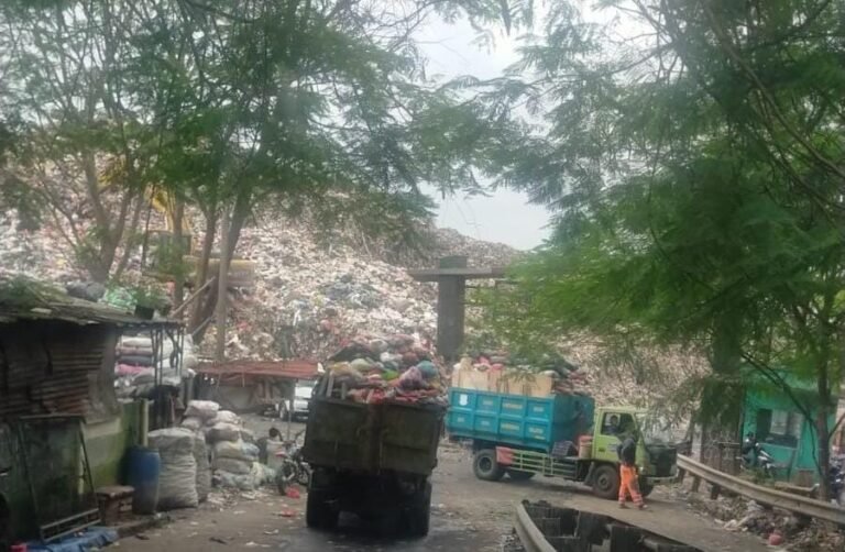 Kondisi TPA Cipeucang, Kota Tangsel yang semakin kritis. (Foto. dok. Monitor Update)