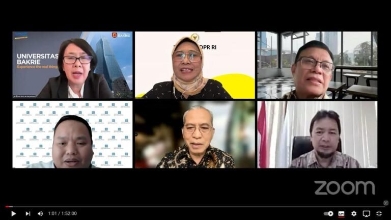 Para pemimpin perguruan tinggi dan legislator tengah membahas krisis mutu pendidikan tinggi Indonesia dalam Diskusi Publik Universitas Paramadina, Selasa (16/12/2025).