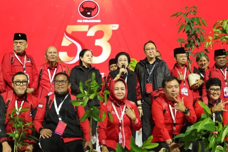 Ketua Umum DPP PDIP Megawati Soekarnoputri menutup Rakernas I PDIP. Foto: Dok. PDIP