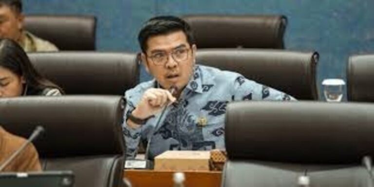 Anggota Komisi VII DPR RI, Bane Raja Manalu. (Foto: dok. waspada online)