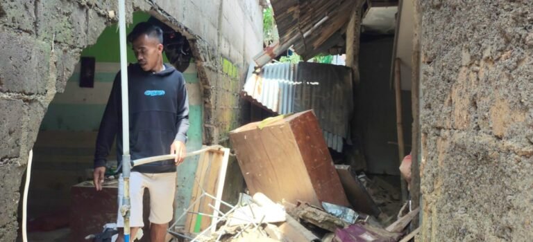 Hujan deras yang mengguyur Kabupaten Bogor pada Rabu (11/2/2026) sore berubah menjadi bencana bagi warga Kampung Carewed, Desa Cijayanti, Kecamatan Babakan Madang