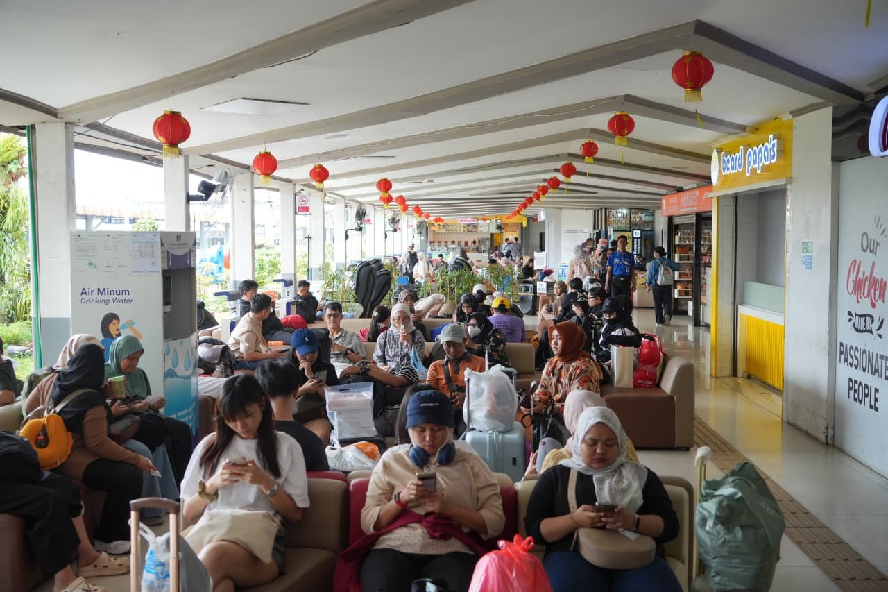 Long Weekend Imlek 2026, Pergerakan Penumpang di Daop 2 Bandung Tembus 150 Ribu