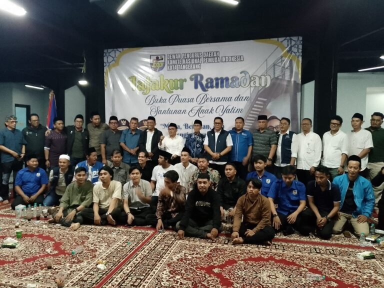 Dewan Pengurus Komite Nasional Pemuda Indonesia Kota Tangerang menggelar Tafakur Ramadan sekaligus Buka Puasa Bersama dan Santunan Anak Yatim di Sekretariat DPD KNPI Kota Tangerang, Jalan A Dimyati, Sukasari, Jumat (13/3/2026).