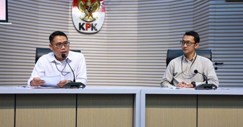 Juru Bicara KPK Budi Prasetyo (kanan). Foto: dok KPK
