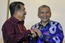 Dua figur senior yang dinilai belum sepenuhnya selesai bermain dalam panggung politik nasional: Jusuf Kalla dan Amien Rais. Foto: Istimewa