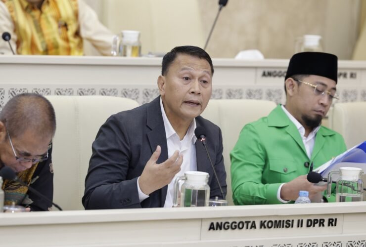 Anggota Komisi II DPR RI Mardani Ali Sera, saat Rapat Kerja, RDP, dan RDPU bersama Menteri PANRB, Mendagri, para Gubernur, serta perwakilan APKASI dan APEKSI di Ruang Rapat Komisi II, Gedung Nusantara DPR RI, Senayan, Jakarta, Senin (8/6/2026). Foto: Munchen/Karisma/dpr.go.id