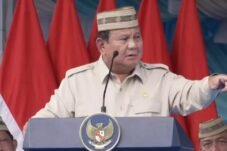 Presiden Prabowo Subianto memperingatkan pihak-pihak yang membayar demonstrasi. Foto: YouTube Sekretariat Presiden