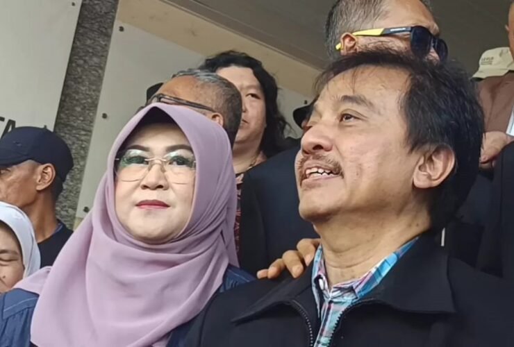Roy Suryo dan Tifauzia Tyassuma. Foto net
