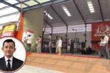 Swash Padel Club di Jalan BSD Grand Boulevard, Kelurahan Cilenggang, Kecamatan Serpong yang baru saja melakukan grand launching kini disegel oleh pihak Satuan Polisi Pamong Praja (Satpol PP) Kota Tangerang Selatan (Tangsel), Jumat(26/06/2026).