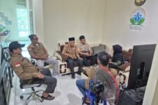 BUMDes Maju Bersama Desa Pengasinan Kecamatan Gunung Sindur menerima kunjungan mahasiswi Fakultas Ilmu Sosial dan Ilmu Politik (FISIP) Program Studi Administrasi Publik Unpad, Siti Rahmah, yang melakukan penelitian lapangan, Kamis (2/7/2026). (Foto: Dok. Desa Pengasinan).