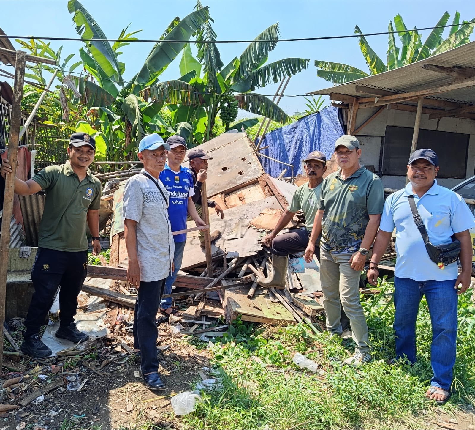 Pemerintah Kabupaten (Pemkab) Bogor terus mempercepat upaya normalisasi sungai dan penataan bangunan liar di Kecamatan Rancabungur melalui kolaborasi lintas sektor bersama masyarakat.