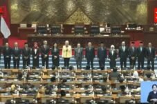 DPR RI menyetujui 11 calon hakim agung dan tiga calon hakim ad hoc MA dalam rapat paripurna di Kompleks Parlemen. Foto: Tangkapan Layar TVP