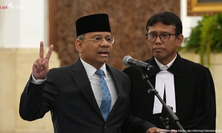 Presiden Prabowo Subianto resmi melantik Suahasail Nazara sebagai Menteri Keuangan. Foto: tangkapan layar Youtube Sekretariat Presiden