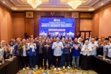 Wakil Ketua MPR Edhie Baskoro Yudhoyono (Ibas) gelar silaturahmi dan konsolidasi dengan para kader Partai Demokrat Jawa Barat di El Royal Hotel Bandung, Minggu (27/9/2026) malam. (Foto: Istimewa).