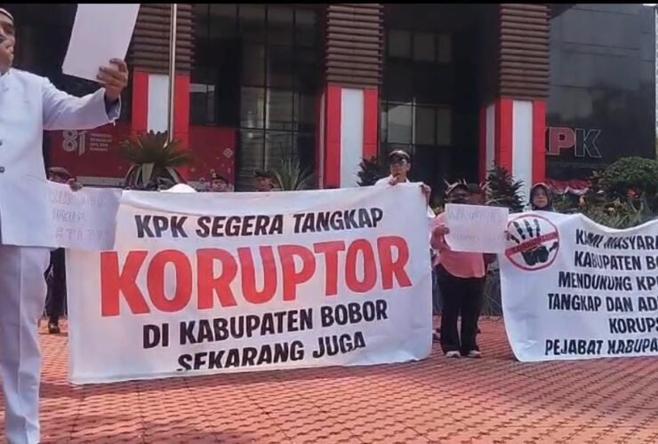 Demo warga Kabupaten Bogor di gedung KPK yang mendukung pemberantasan korupsi yang terjadi di Kabupaten Bogor (Foto. Dok MonitorUpdate.com)