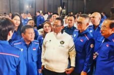 Wakil Ketua Komisi I DPR RI, H. Anton Sukartono Suratto, M.Si., resmi dilantik sebagai Dewan Pembina PB ESI Masa Bakti 2026–2030, di Hallf Patiunus, Kebayoran Baru, Jakarta Selatan, pada Kamis (15/10/2026). (Foto: Istimewa)