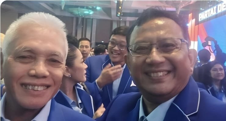 Ketua DPD Partai Demokrat Jawa Barat sekaligus Wakil Ketua Komisi I DPR RI, H. Anton Sukartono Suratto bersama Dr. (H.C.) Ir. H. M. Hatta Rajasa . (Foto: Istimewa)
