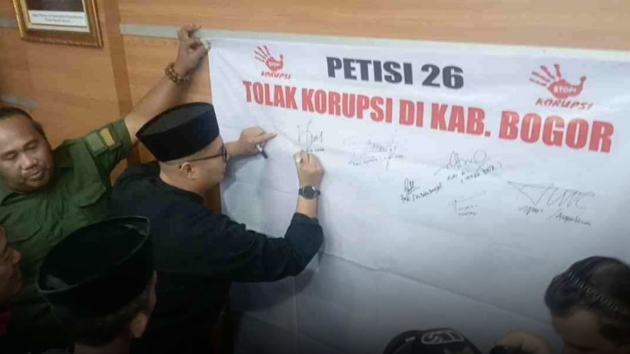 Ketua DPRD Kabupaten Bogor, Sastra Winara, S.H., menunjukkan dukungannya terhadap upaya pemberantasan korupsi. (Foto: Istimewa)