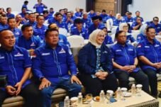 Ketua DPD Demokrat Jabar Anton Sukartono Suratto tegaskan Pendidikan Politik sebagai fondasi perkuat mesin partai, Kamis (8/10/2026). (Foto: Istimewa)