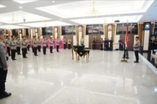 Kapolri Jenderal Suyudi Ario Seto saat memimpin pelantikan/sertijab pejabat Polri. Foto: Ist.