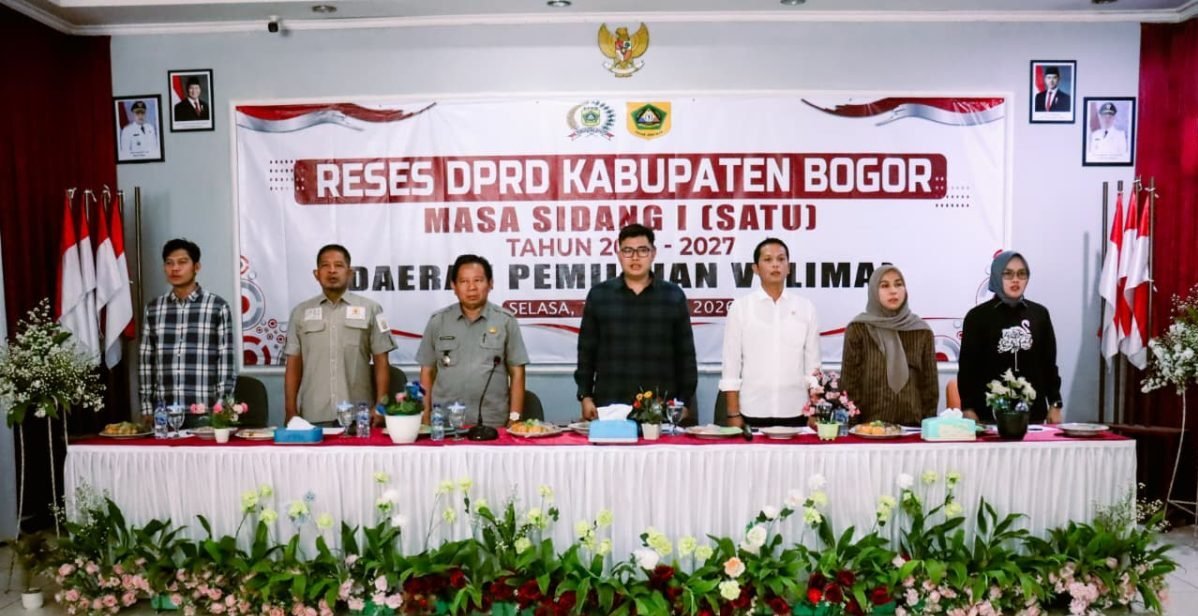 Ketua DPRD Kabupaten Bogor, Sastra Winara, menyerap aspirasi masyarakat dalam kegiatan reses di Kecamatan Cigudeg, Kabupaten Bogor, Selasa (13/10/2026). (Foto: Istimewa)
