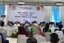 Ketua Komisi IV DPRD Kabupaten Bogor, Wasto Sumarno, mendukung usulan perbaikan gedung Puskesmas Cibeuteung Udik, Kecamatan Ciseeng, Kabupaten Bogor saat reses, Rabu (14/10/2026). (Foto: Istimewa)