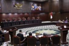 Hakim MK Kompak Dalami Fakta Ijazah Gibran. Foto: Ilustrasi